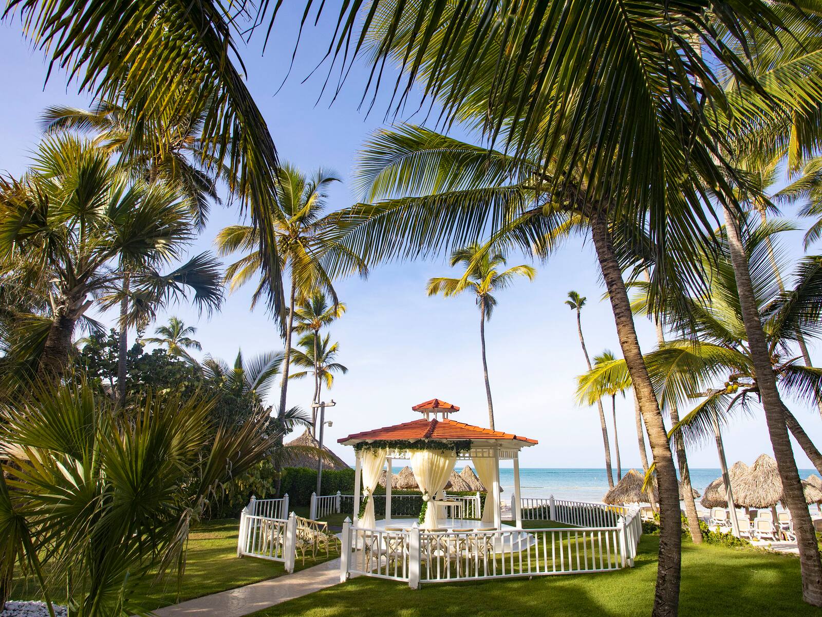 Punta Cana wedding venue resort with all-inclusive amenities just 4 hours from Toronto